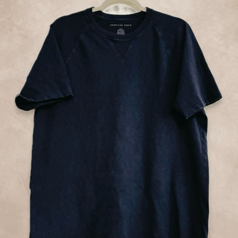 American Eagle Outfitters Men's Navy Tee